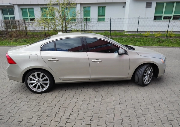 Volvo S60 cena 62900 przebieg: 141000, rok produkcji 2017 z Warszawa małe 232